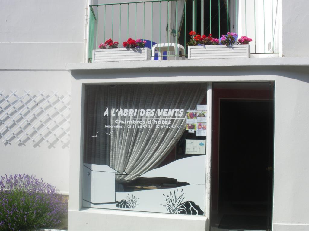 A L'Abri Des Vents Bed & Breakfast Сан-Жан-льо-Тома Екстериор снимка