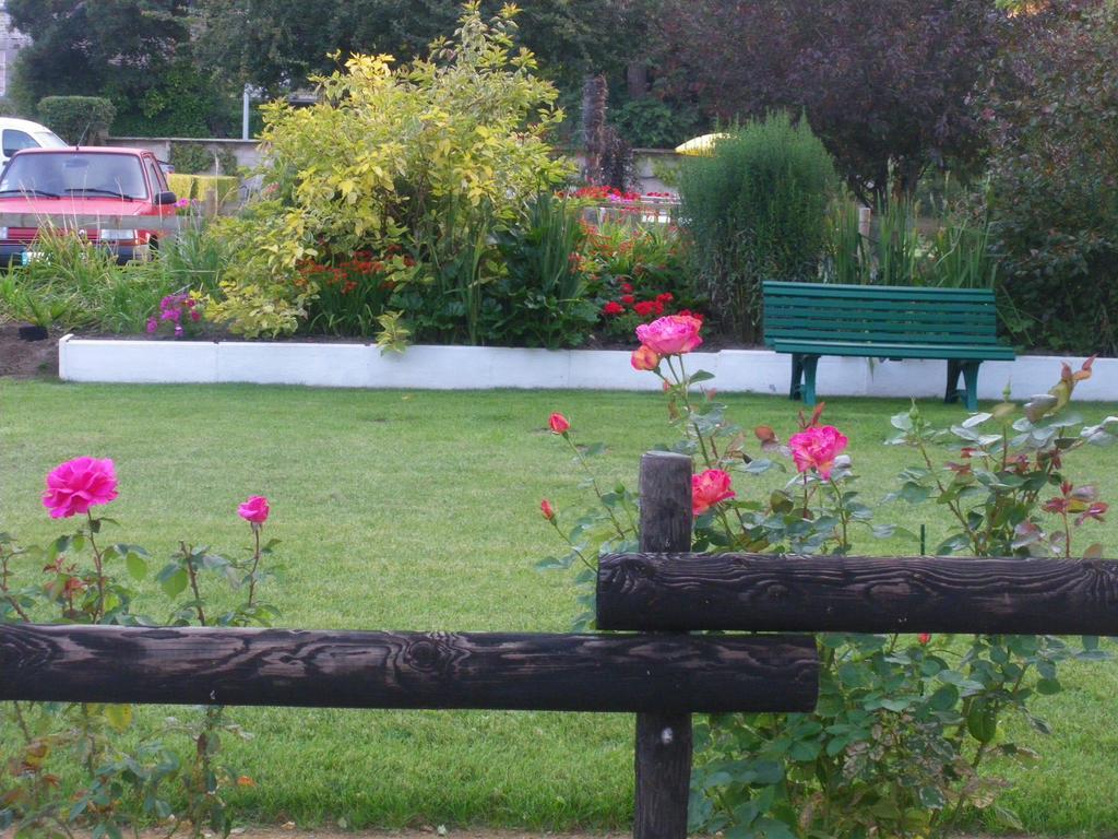 A L'Abri Des Vents Bed & Breakfast Сан-Жан-льо-Тома Екстериор снимка