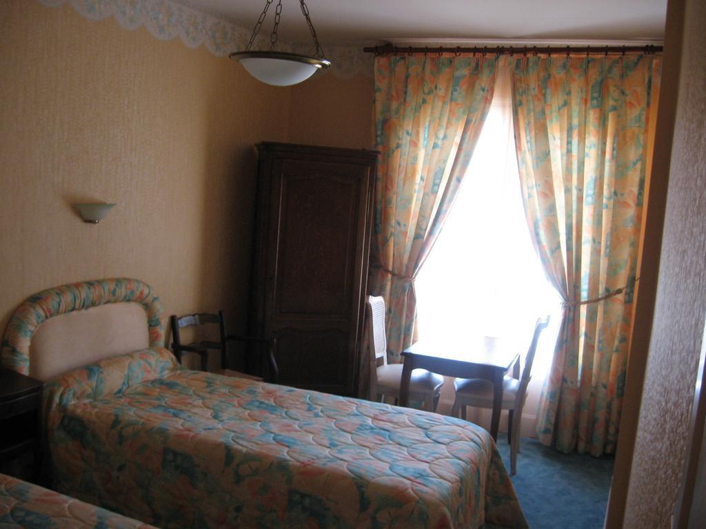 A L'Abri Des Vents Bed & Breakfast Сан-Жан-льо-Тома Екстериор снимка